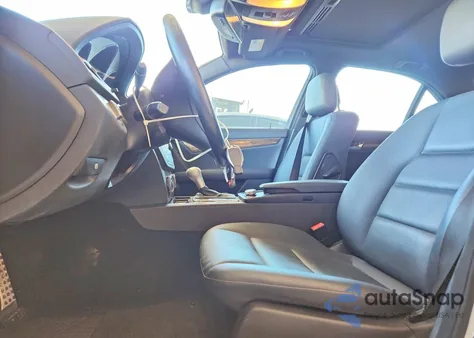 2009 Mercedes-Benz C 350 z USA, uszkodzony, nr VIN WDDGF56X89R073288